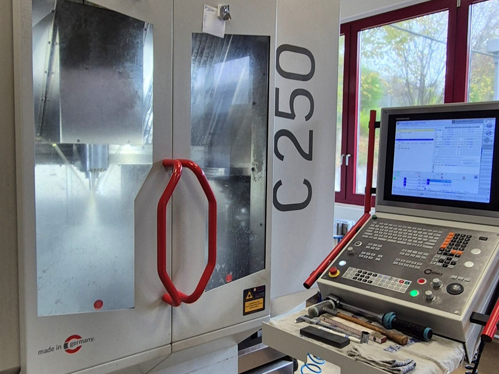 5-Achs-Bearbeitungszentrum HERMLE C 250